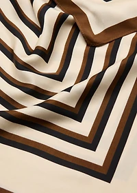 Geometric stripe-print scarf