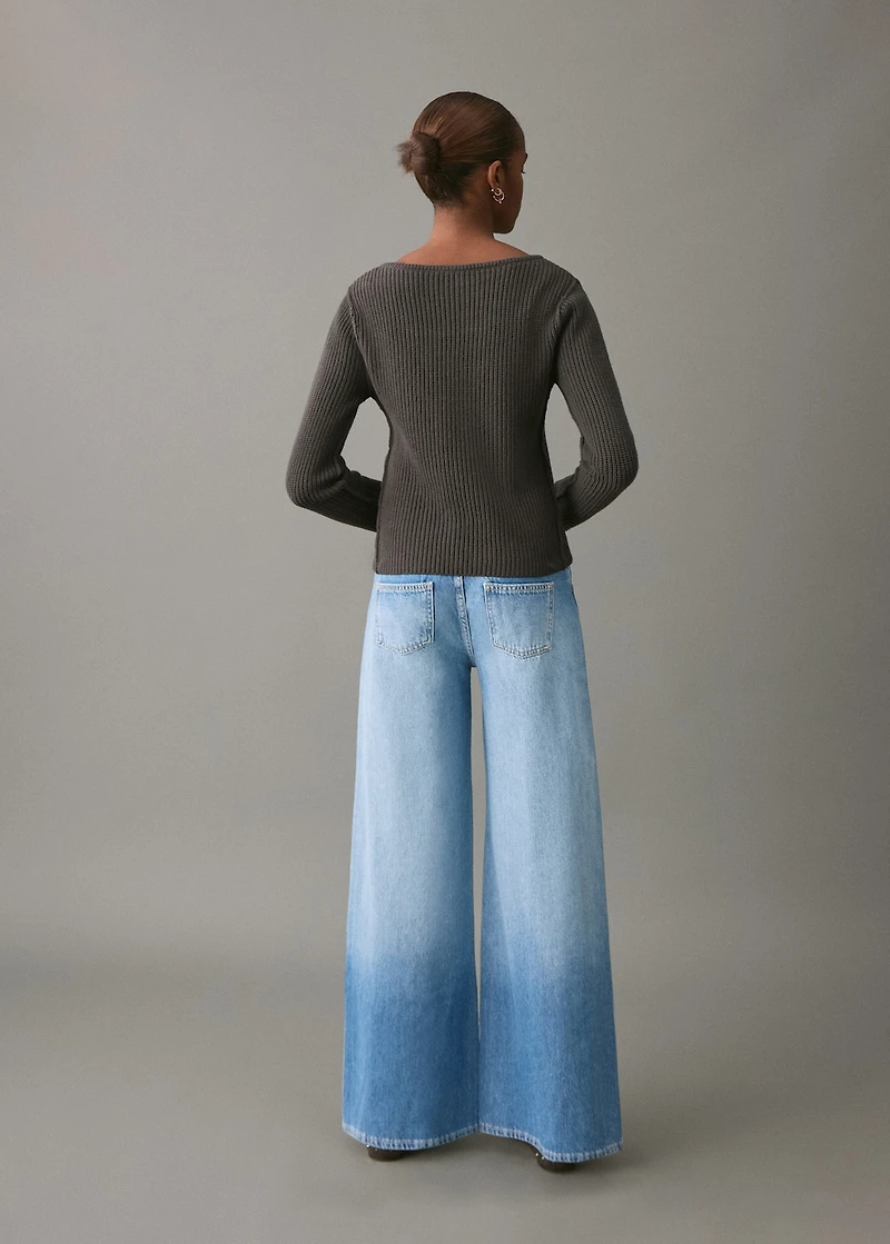 Low-waist wide leg jeans