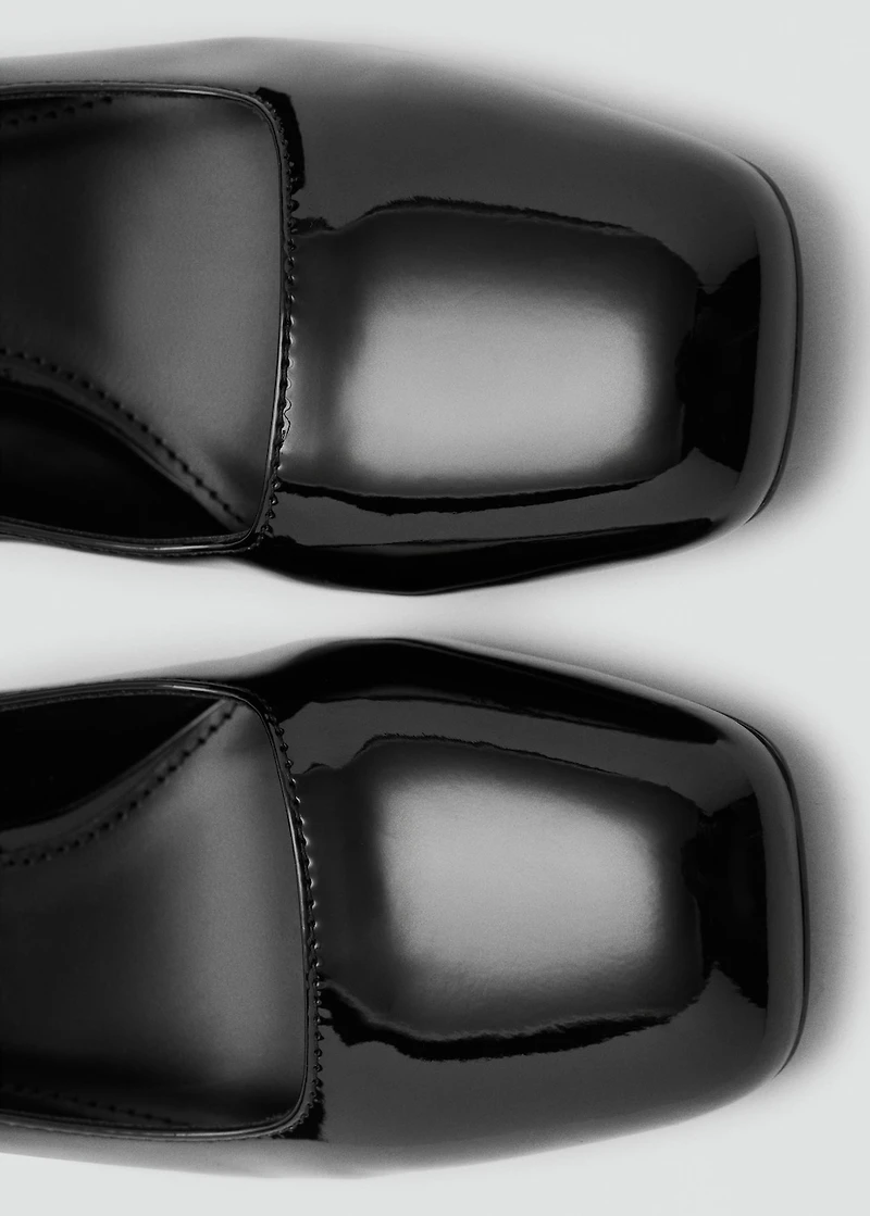 Patent leather high-heeled shoes with ankle straps