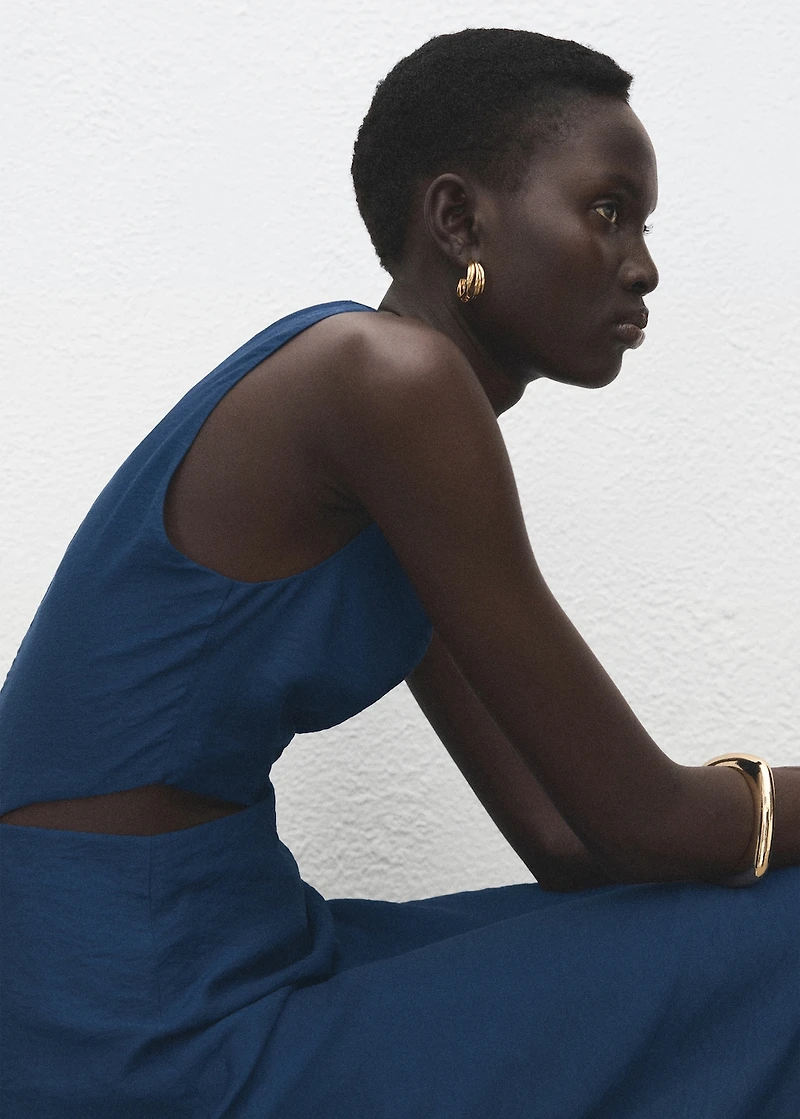 Crinkled-effect dress with cut-out