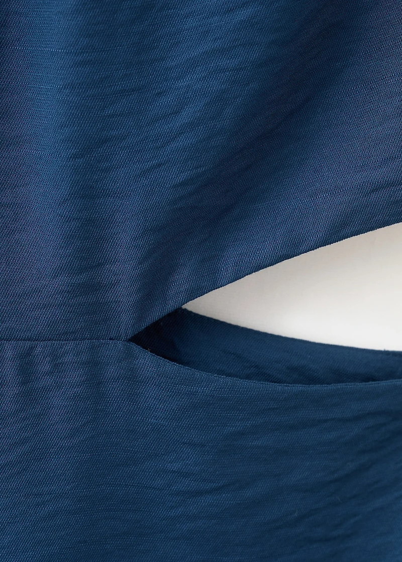 Crinkled-effect dress with cut-out