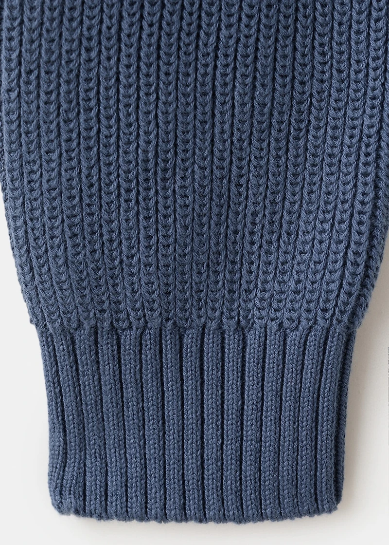 Buttons detail knit sweater