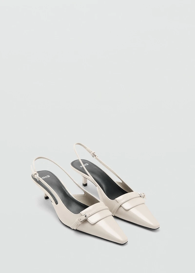 Kitten-heel pointed shoes