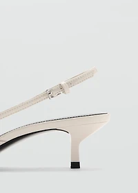 Kitten-heel pointed shoes