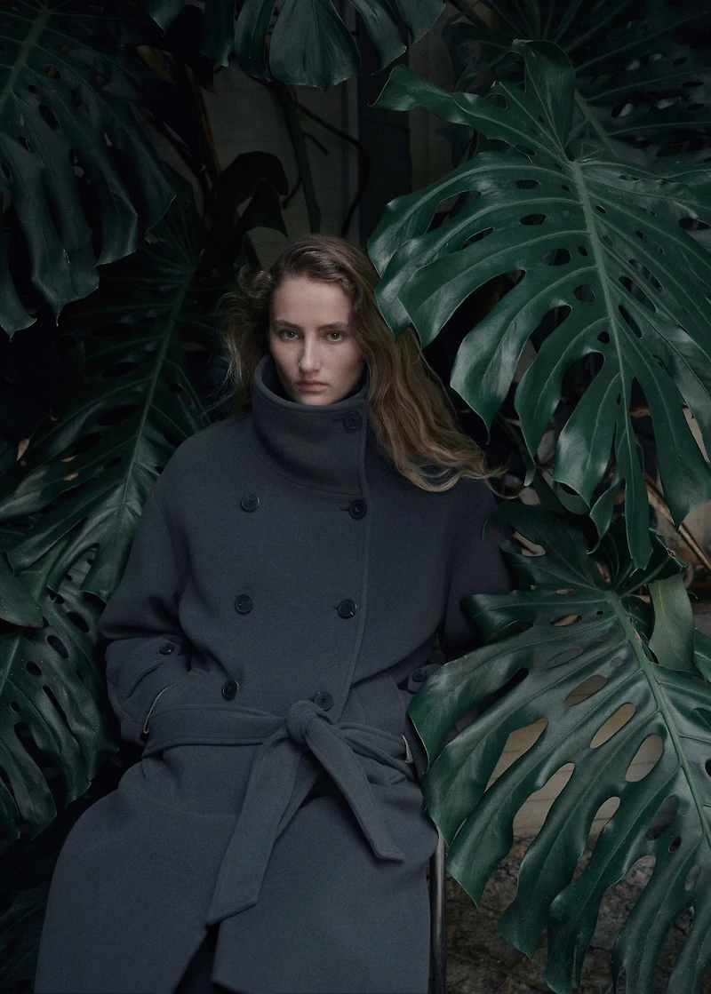 Woollen coat with belt