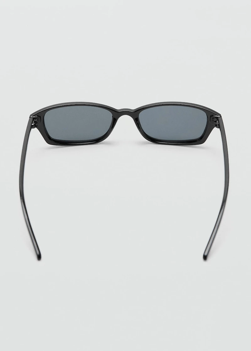 Thin-frame sunglasses
