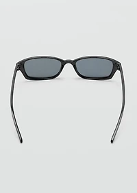 Thin-frame sunglasses