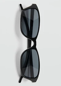 Thin-frame sunglasses