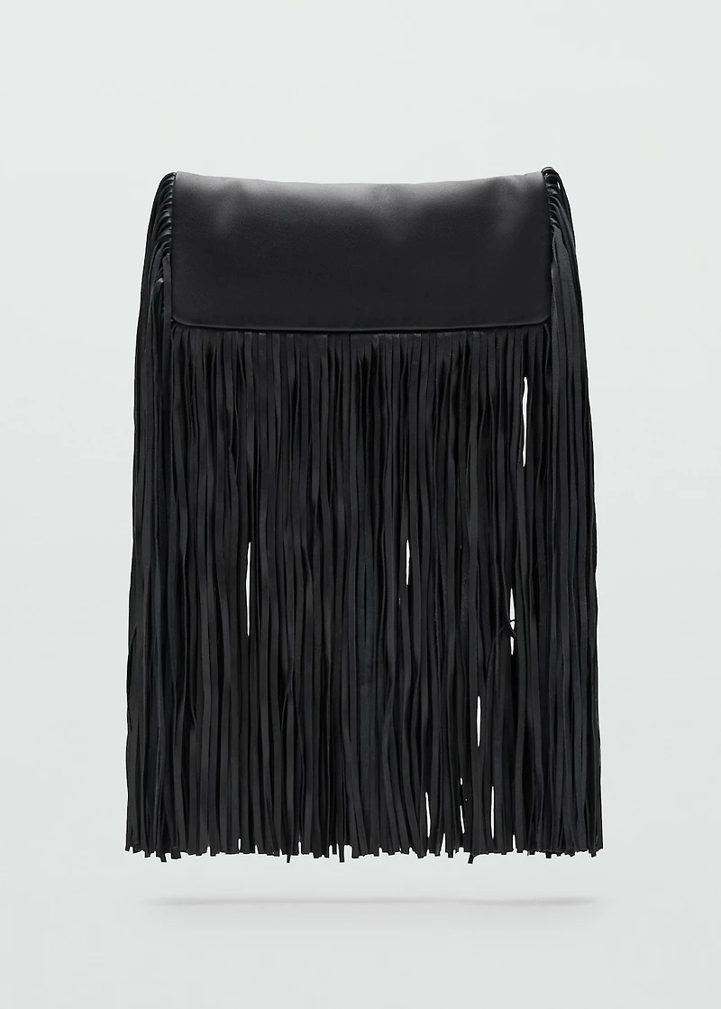 Leather handbag with fringes