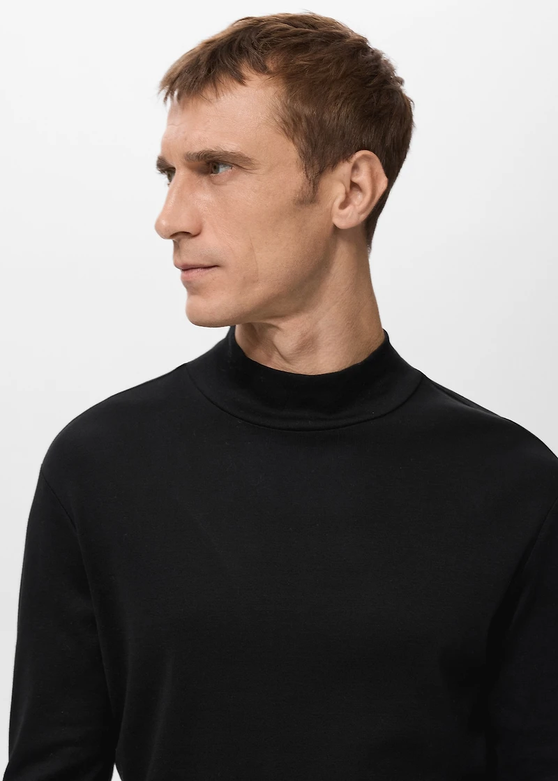 Long-sleeved t-shirt with perkins neck