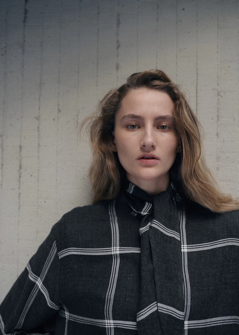 Blouse with check pattern and foulard collar