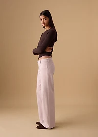 Low-waist jeans with seams