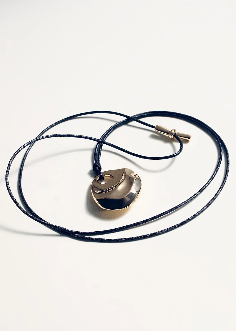 Metal pendant necklace