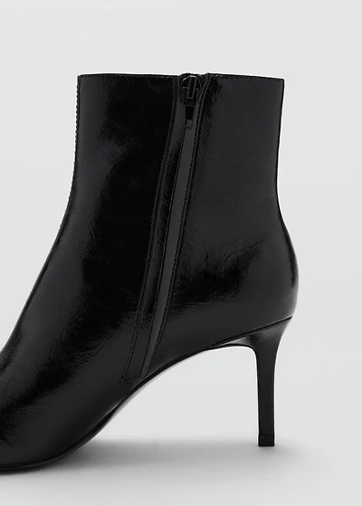 Pointed heel ankle boot