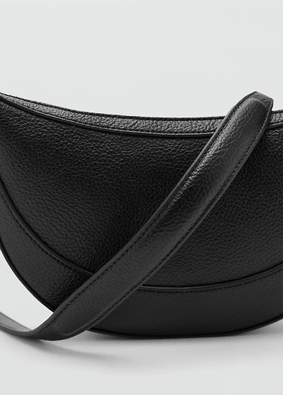 Oval shoulder bag