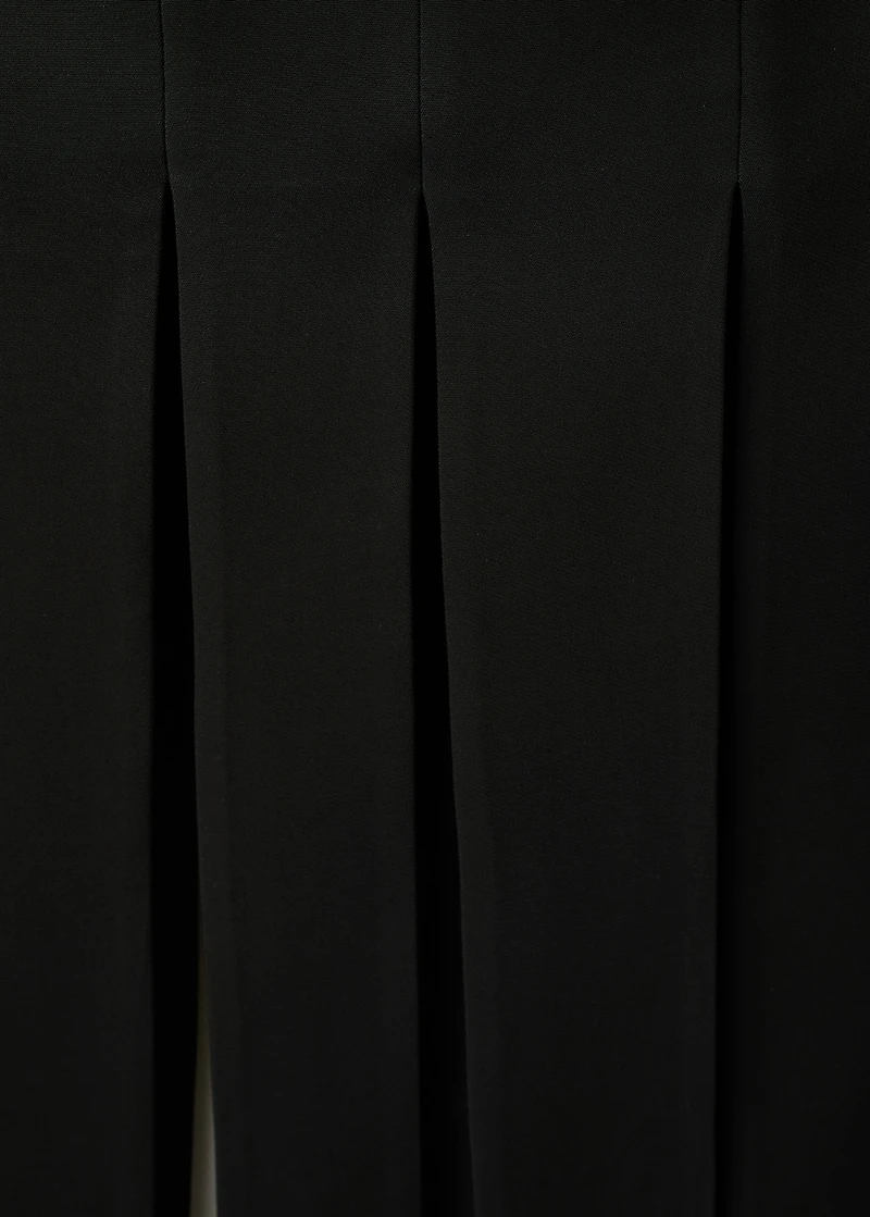 Low-cut dress with fringed hem