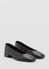 Leather flat shoes