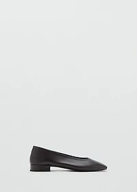 Leather flat shoes