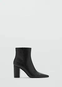 Ankle boots with block heel