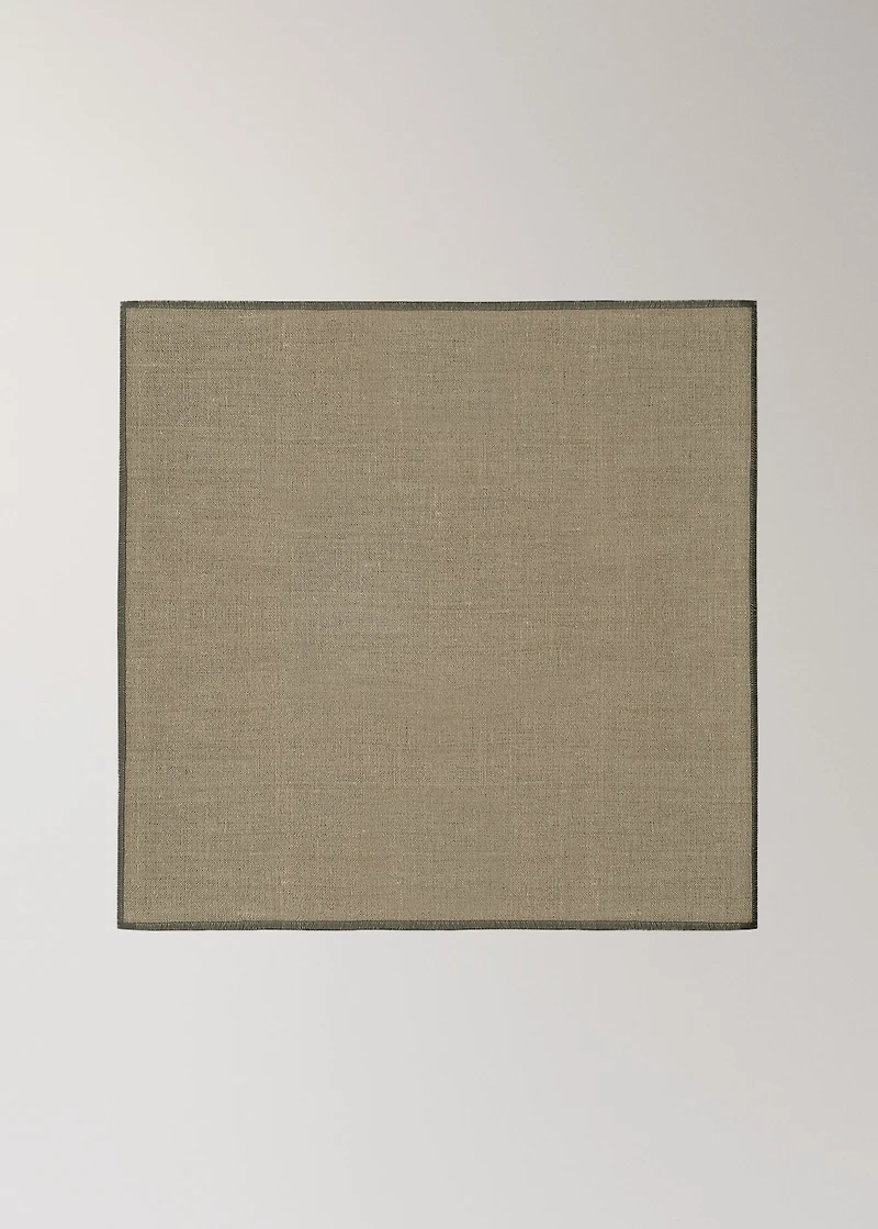 Linen napkins with contrasting overlock