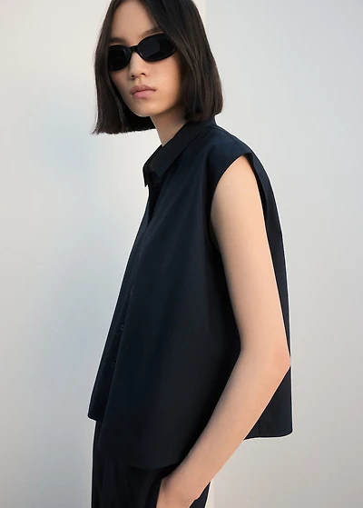 Sleeveless cotton shirt