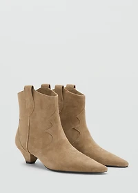 Suede ankle boot with kitten heel