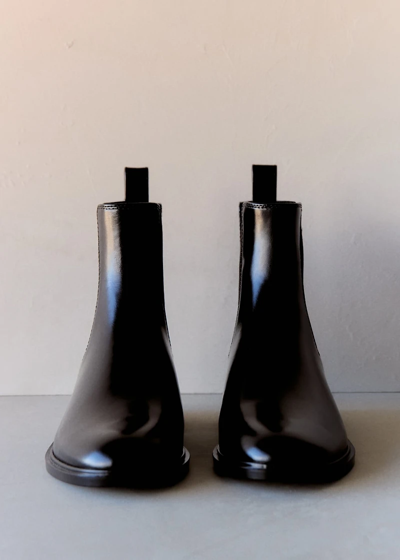 Elastic panels leather ankle boots