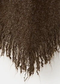 Shawl with fringed edges