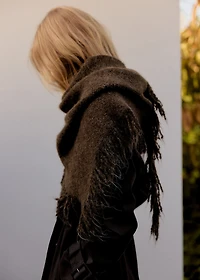 Shawl with fringed edges