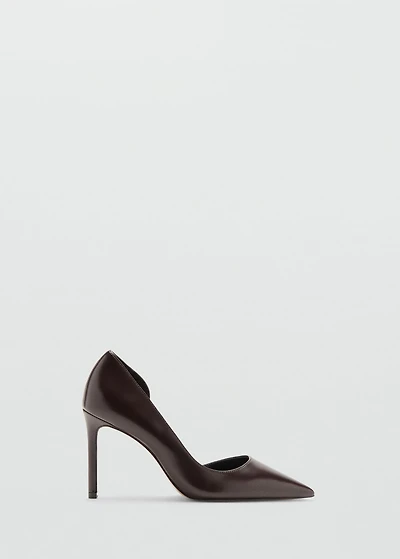 Asymmetrical heeled shoes