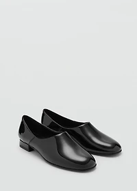 Patent leather flat shoes