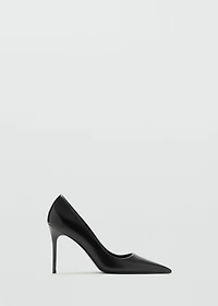 High-heeled shoes