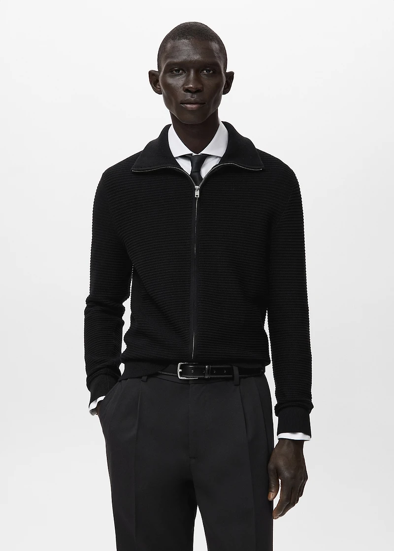 Structured knitted cardigan with zip