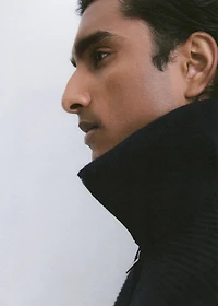 Structured knitted cardigan with zip