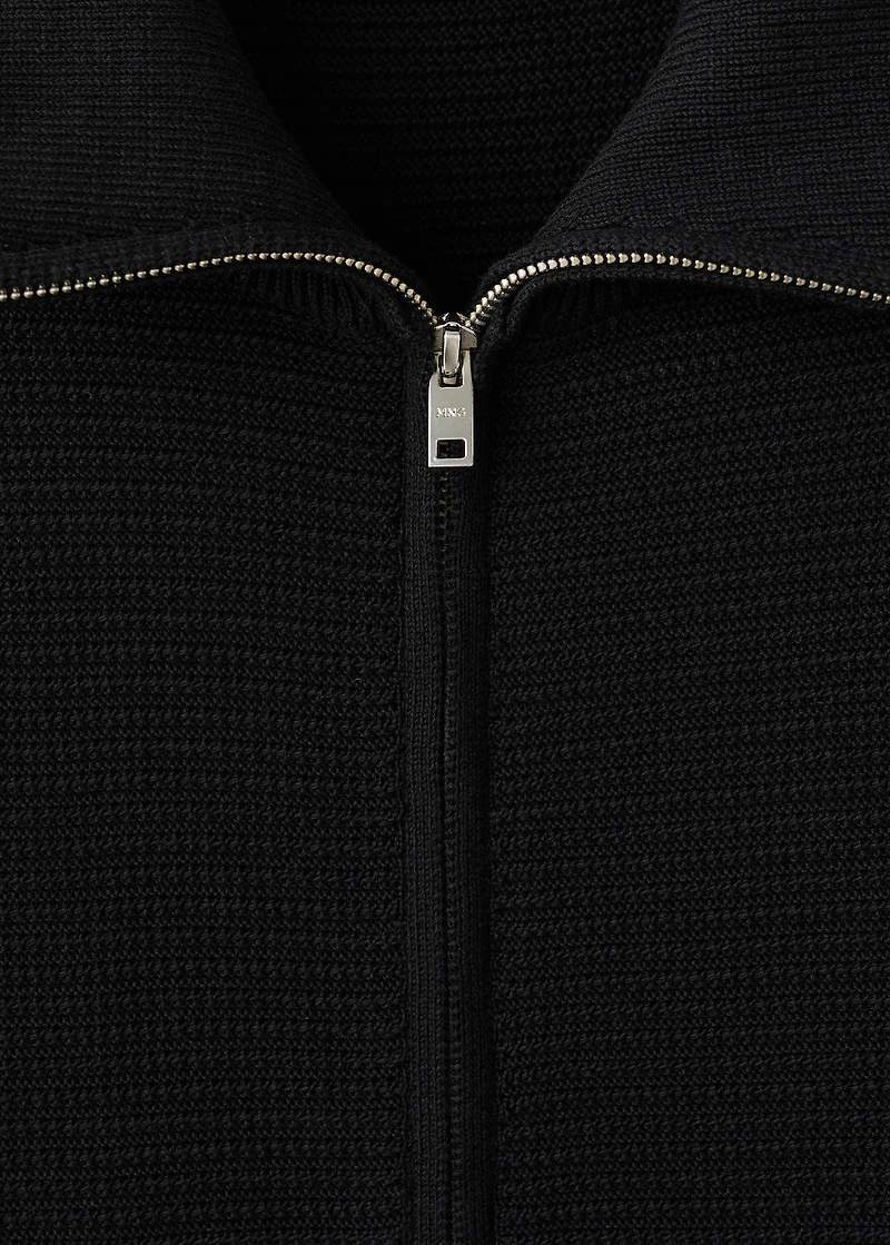 Structured knitted cardigan with zip