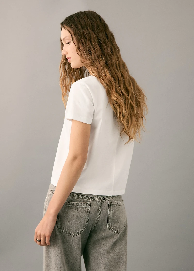 Embroidered short-sleeved t-shirt