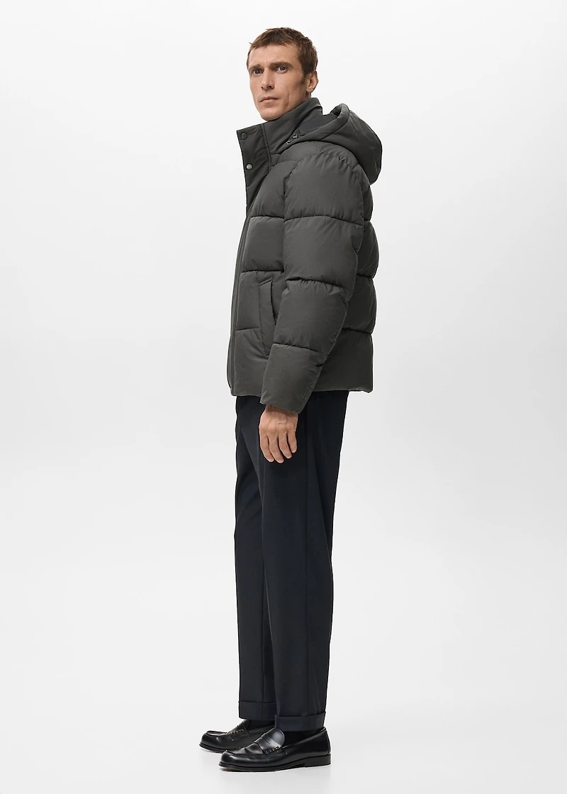 Short water-repellent puffer jacket