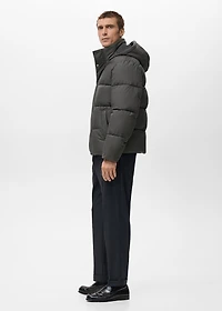 Short water-repellent puffer jacket