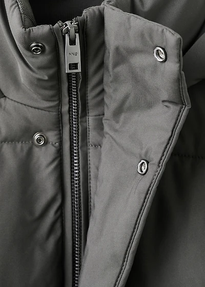 Short water-repellent puffer jacket