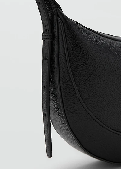 Oval shoulder bag