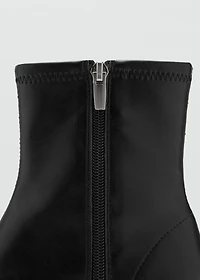 Round-toe block-heel ankle boots