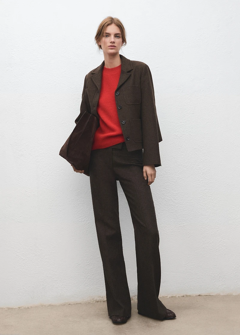 Three-quarter sleeve knitted sweater