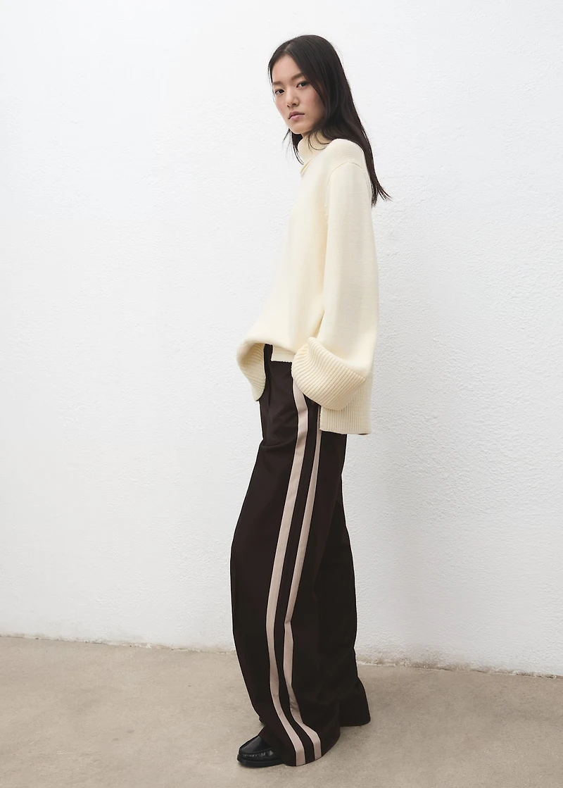 Wide-leg trousers with contrasting stripe