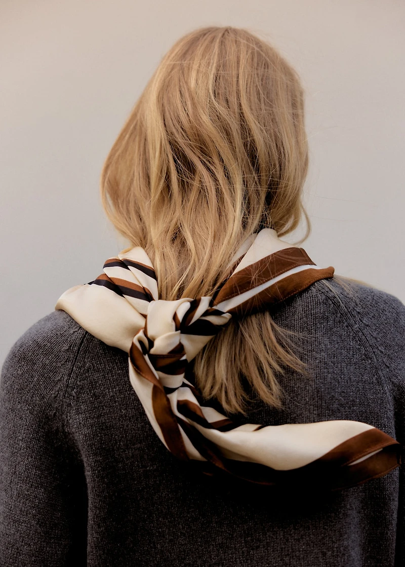 Geometric stripe-print scarf