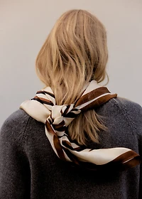 Geometric stripe-print scarf