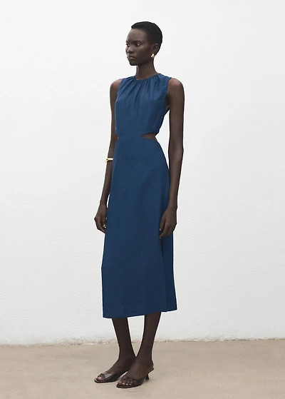 Crinkled-effect dress with cut-out