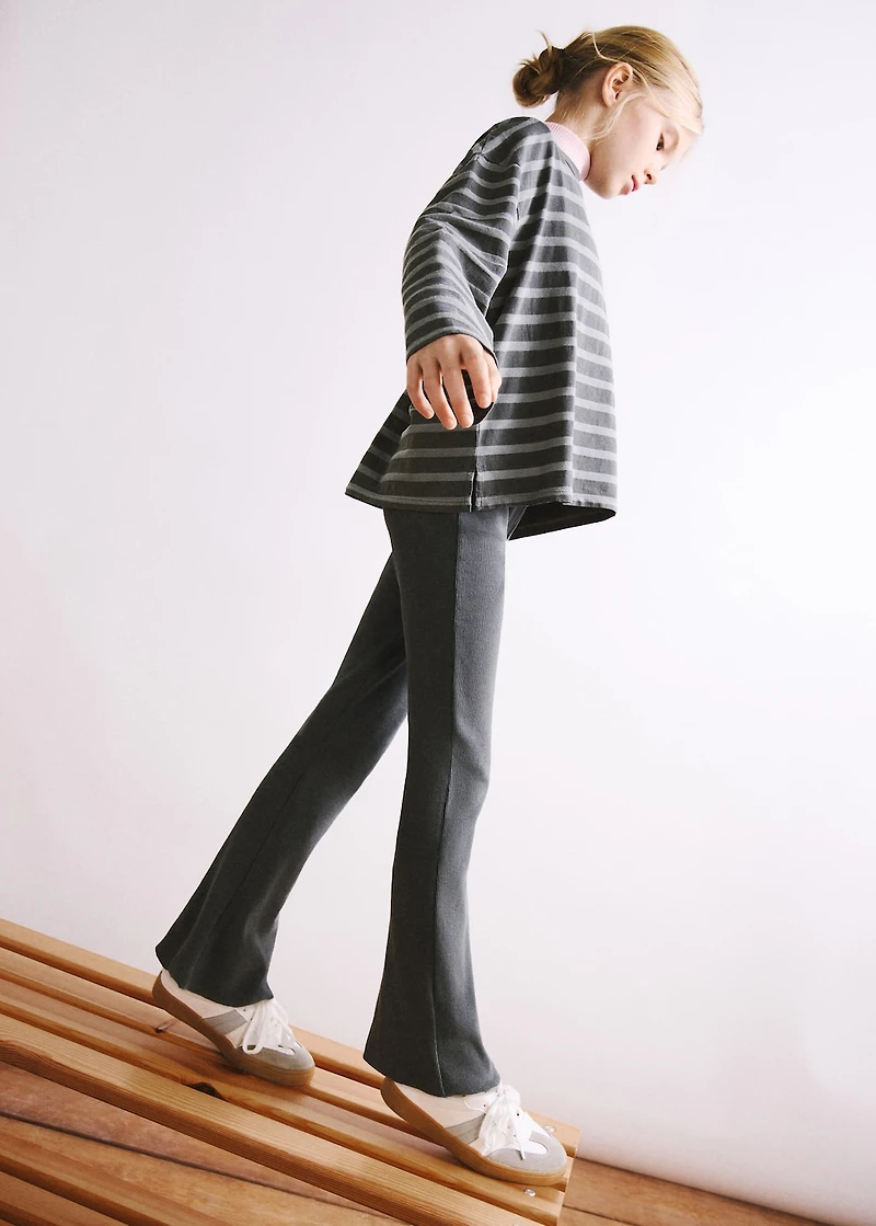 Ribbed flared leggings