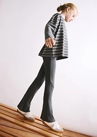 Ribbed flared leggings