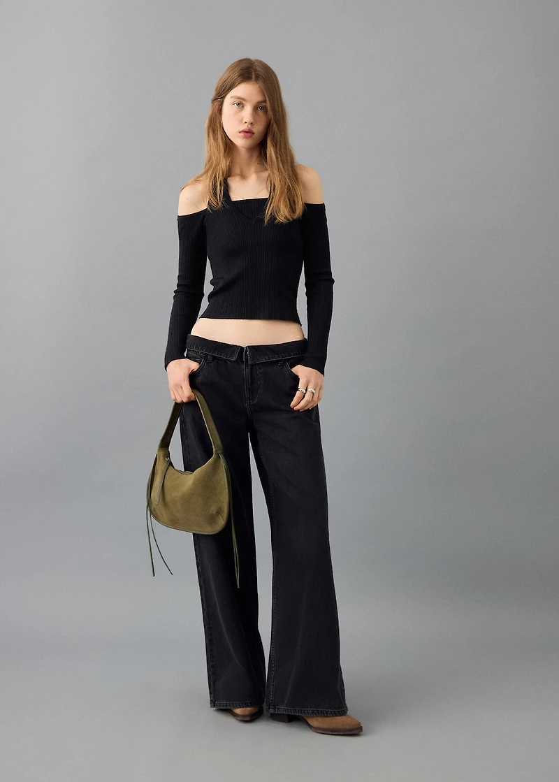 Long-sleeved halter-neck top