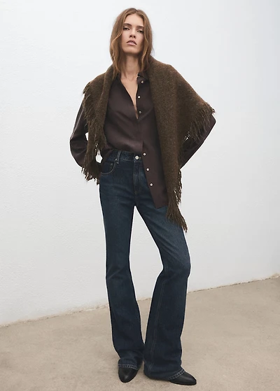 Shawl with fringed edges